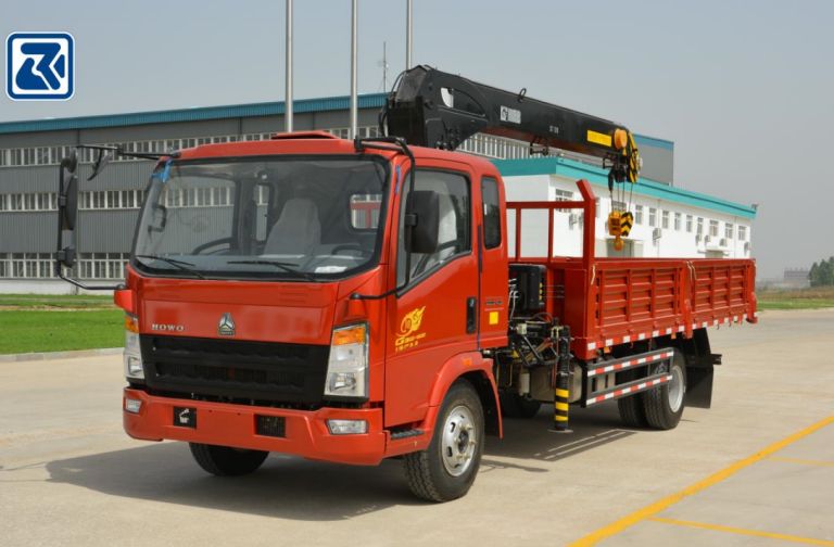 HOWO truck crane 12-ton model for medium to large construction projects